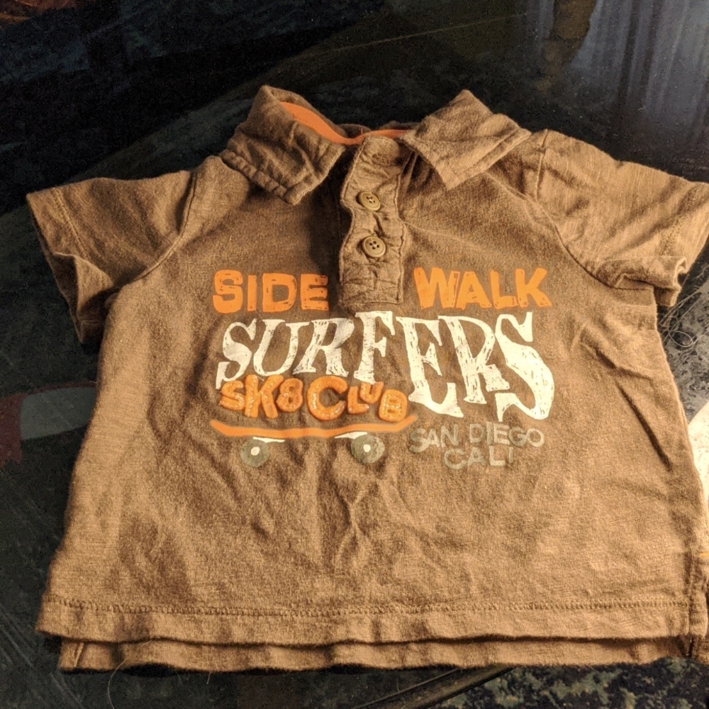 Old Navy Surfer Short sleeve Shirt size 6-12 months